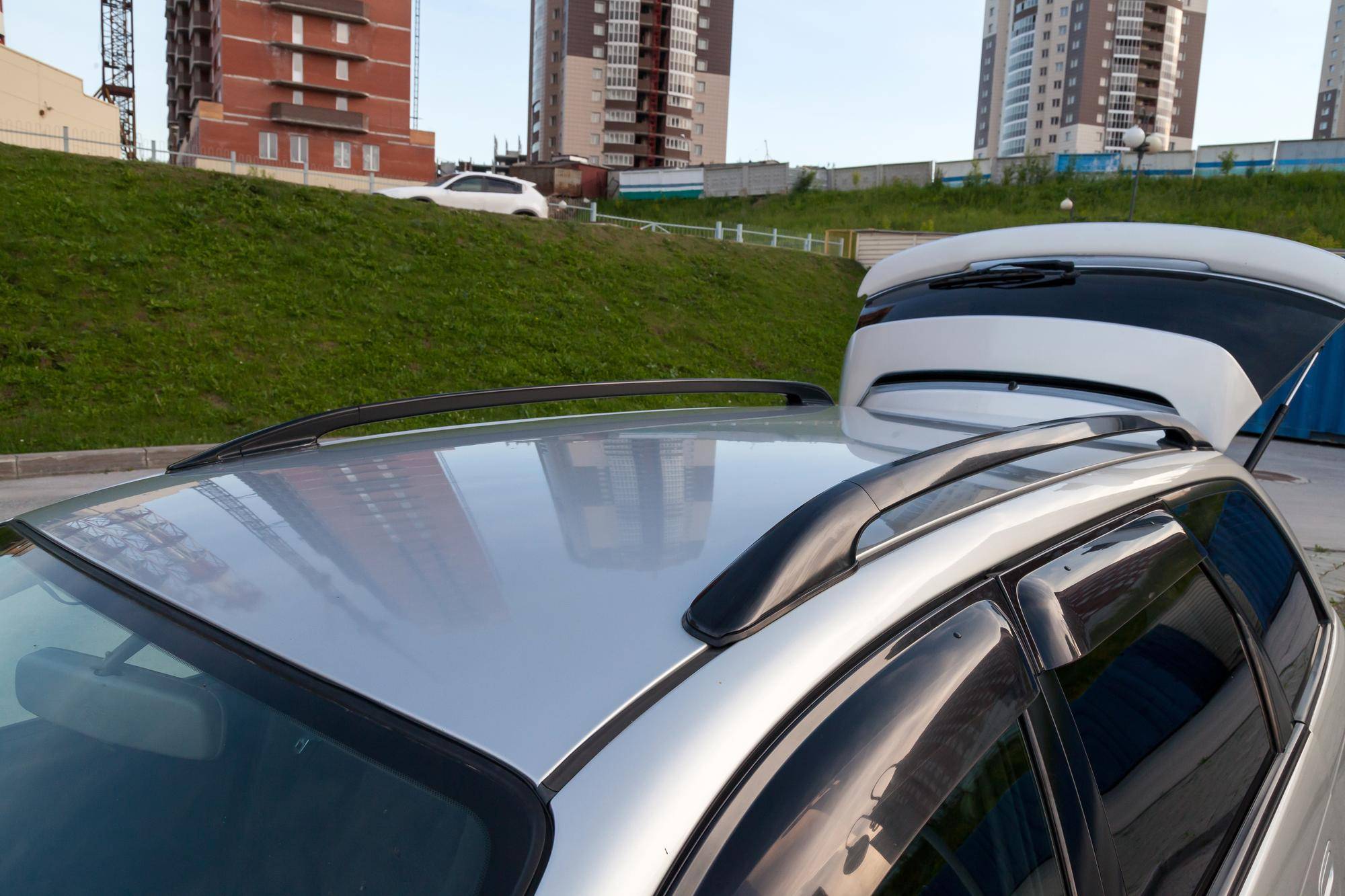 Folie ochronne na dach panoramiczny a ich wartość dla właściciela auta